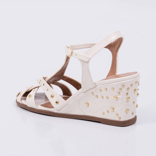Quênia - Sandália Feminina Anabela Tachas Douradas Off-white