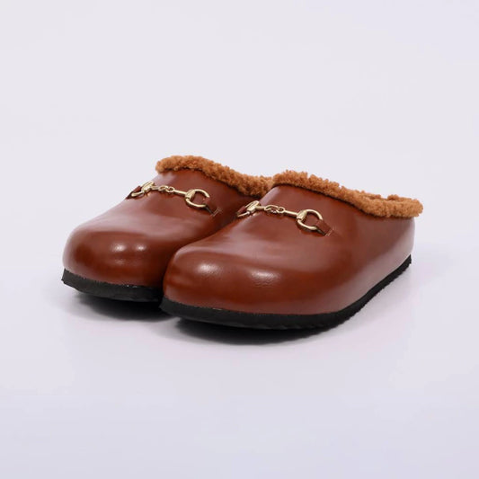 Alaska - Clog Feminino Casual Forrado Com Corrente Caramelo