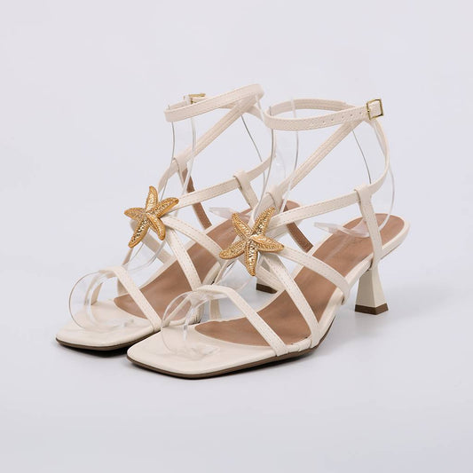 Caterine - Sandália Feminina Salto Médio Tiras Estrela Off-white