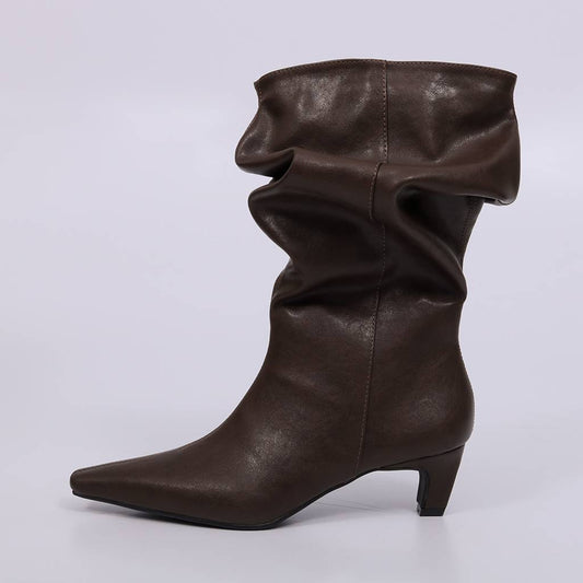 Sofia - Bota Feminina Slouchy Salto Baixo Bico Fino Marrom