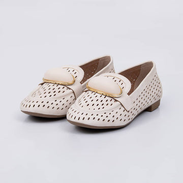 Aspen - Mocassim Feminino Vazado com Aplicação Off-white