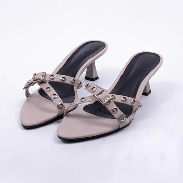 Grace - Tamanco Feminino Bico Folha Aplicação Cinza