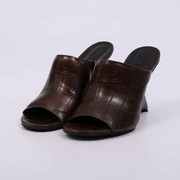 Suzy - Tamanco Feminino Salto Anabela Textura Croco Marrom Escuro
