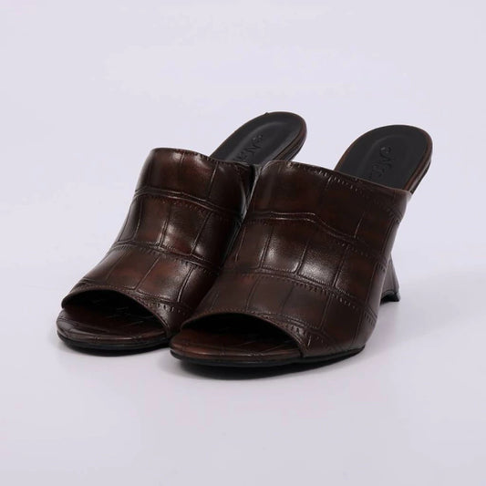 Suzy - Tamanco Feminino Salto Anabela Textura Croco Marrom Escuro