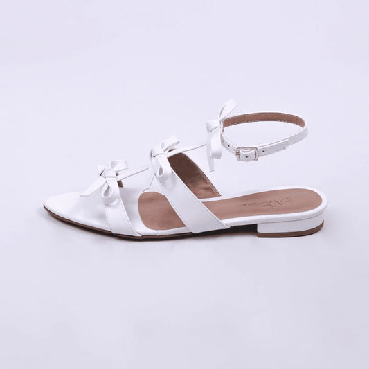 Lynn - Sandália Feminina Rasteira Bico Folha Aplicação em Laço Branco