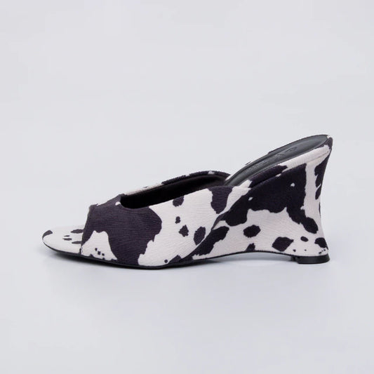 Oasis - Tamanco Feminino Anabela Bico Aberto Vaca Preta