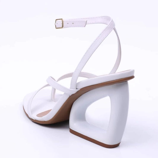 Londres - Sandália Feminina Três Tiras Salto Geométrico Branca