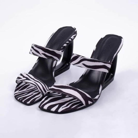 Olinda -Tamanco Feminino Bico Quadrado Salto Geométrico Zebra