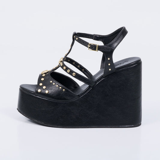 Madonna - Sandália Plataforma Feminina Tachas Salto Alto Preto