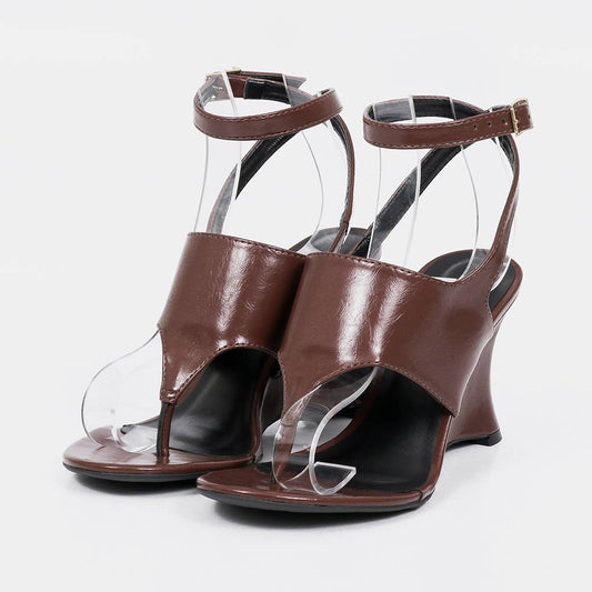 Cali - Sandália Feminina Anabela Tiras Fecho Tornozelo Marrom