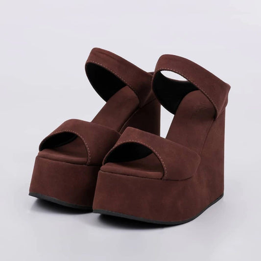 Canadá - Tamanco Feminino Anabela de Camurça Marrom