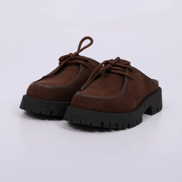 Emily - Mule Feminino Tratorado Camurça com Cadarço Marrom Escuro