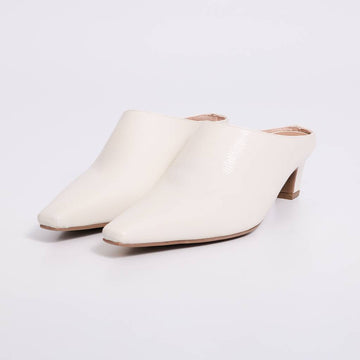 Celeste - Mule Feminino Minimalista Salto Médio Texturizado Off White