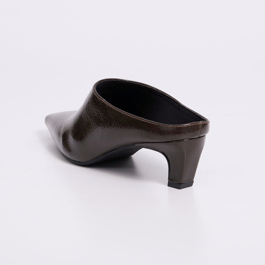 Celeste - Mule Feminino Minimalista Salto Médio Texturizado Marrom Escuro