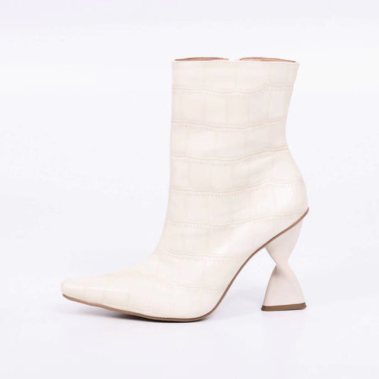 Juliana – Bota Feminina Texturizada Max Croco Salto Escultural Off White