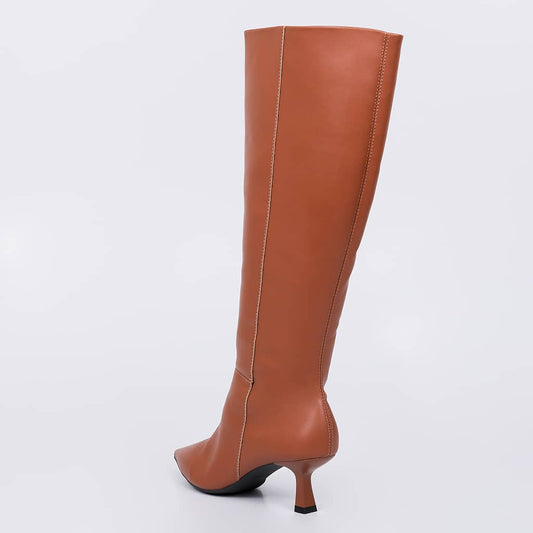Nápoles - Bota Feminina Bico Fino Salto Taça Cano Alto Marrom Caramelo