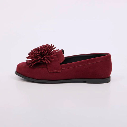 Hana – Mocassim Feminino Camurça Aplicação Floral Vermelho